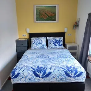 ** Bed & Breakfast Holy Dove Nederland